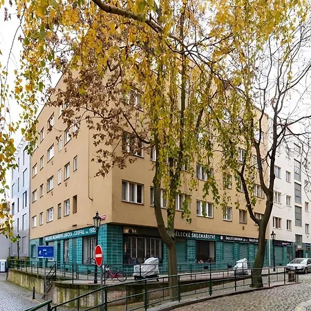 Lägenhet Modern Near Old Town Prag