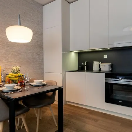 Modern Near Old Town Apartament *