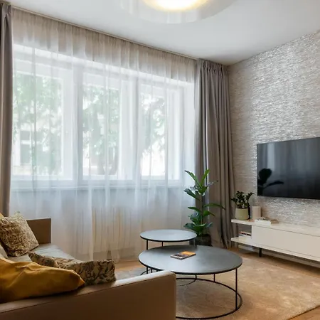 Apartament Modern Near Old Town *