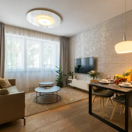 Modern Near Old Town Apartment