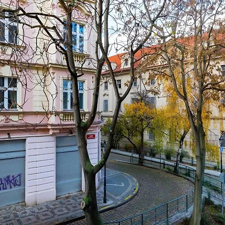 Apartment Modern Near Old Town