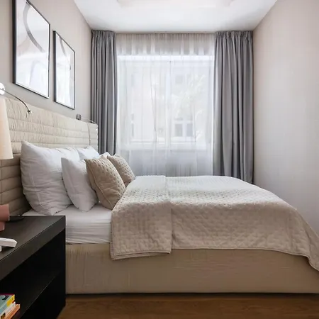 Modern Near Old Town Apartment